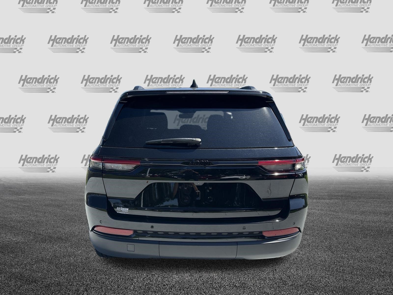 Used 2024 Jeep Grand Cherokee Altitude AWD/4WD image 9