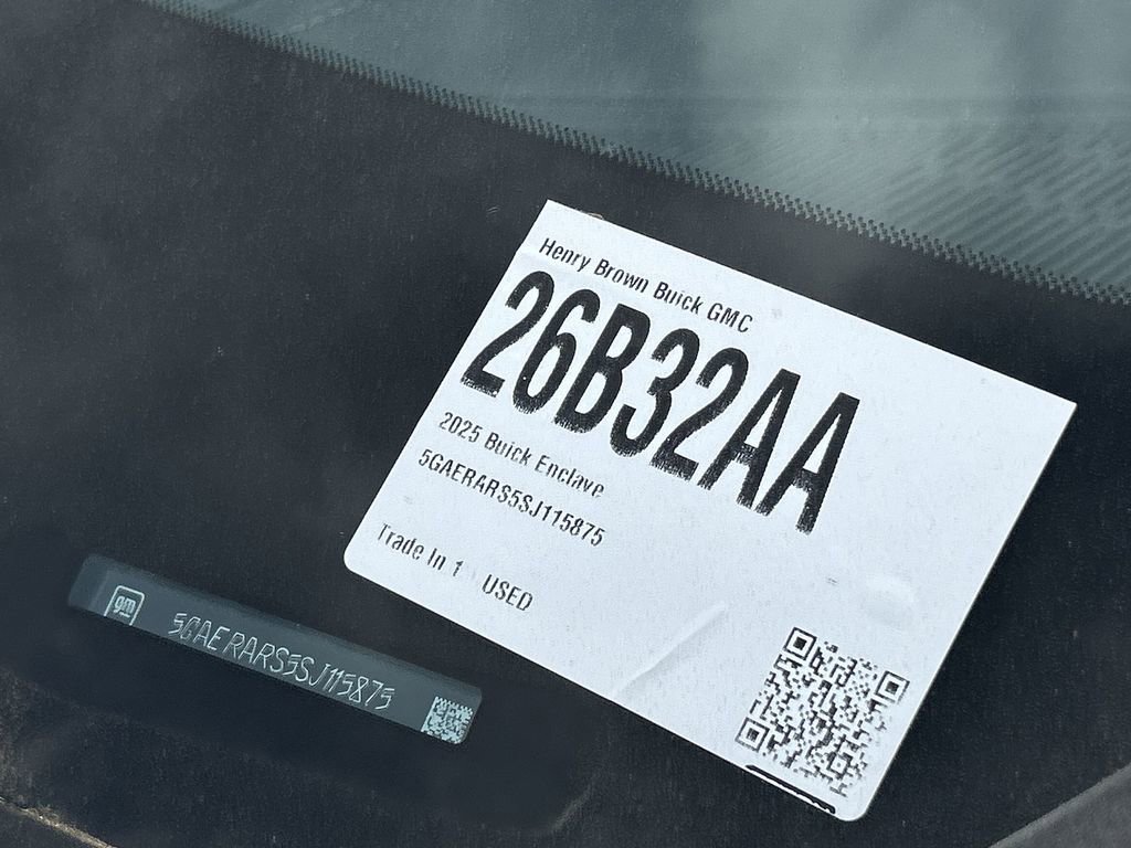 Used 2025 Buick Enclave Preferred w/ Power Package image 34