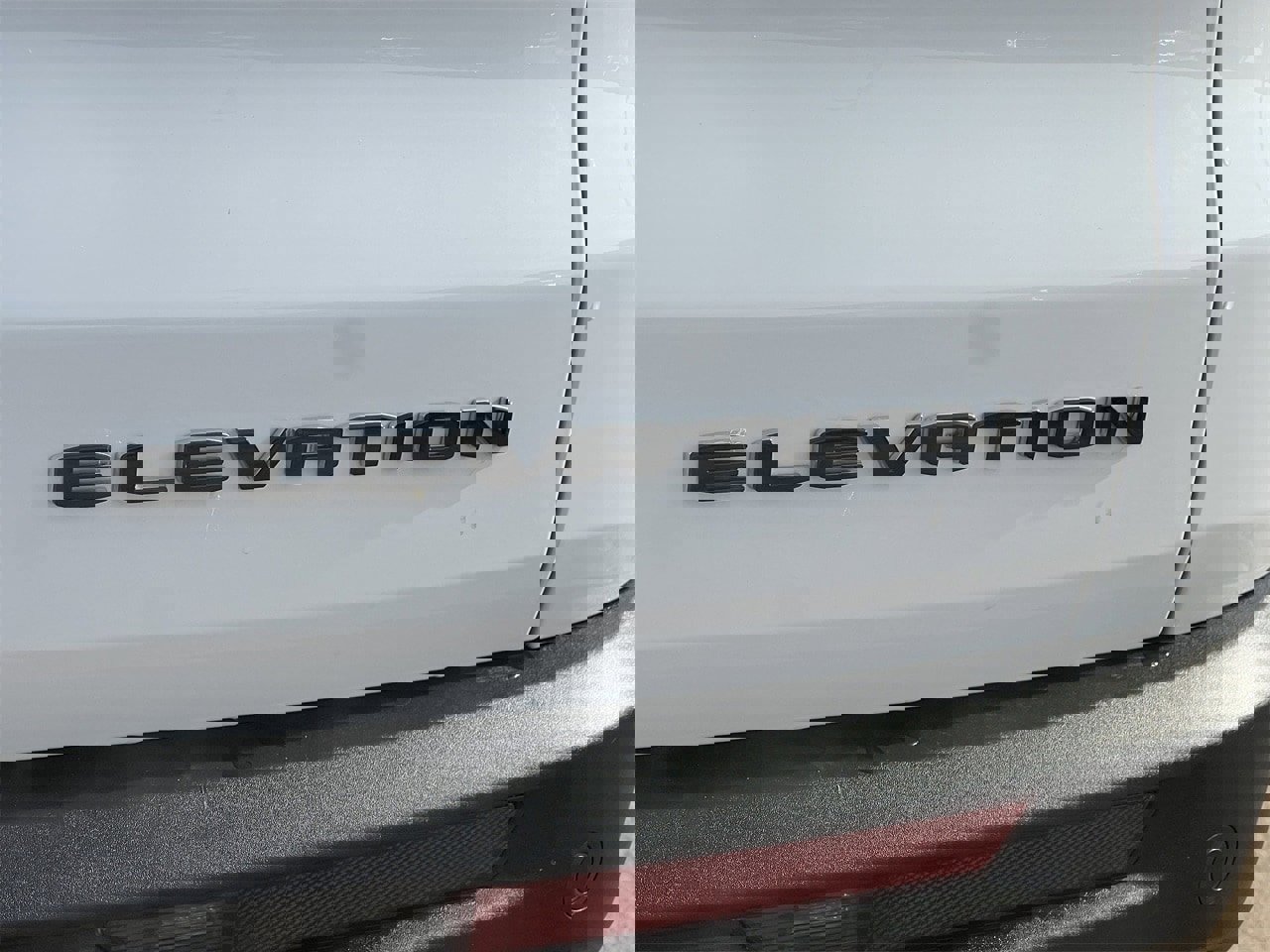 Used 2025 GMC Acadia Elevation image 5