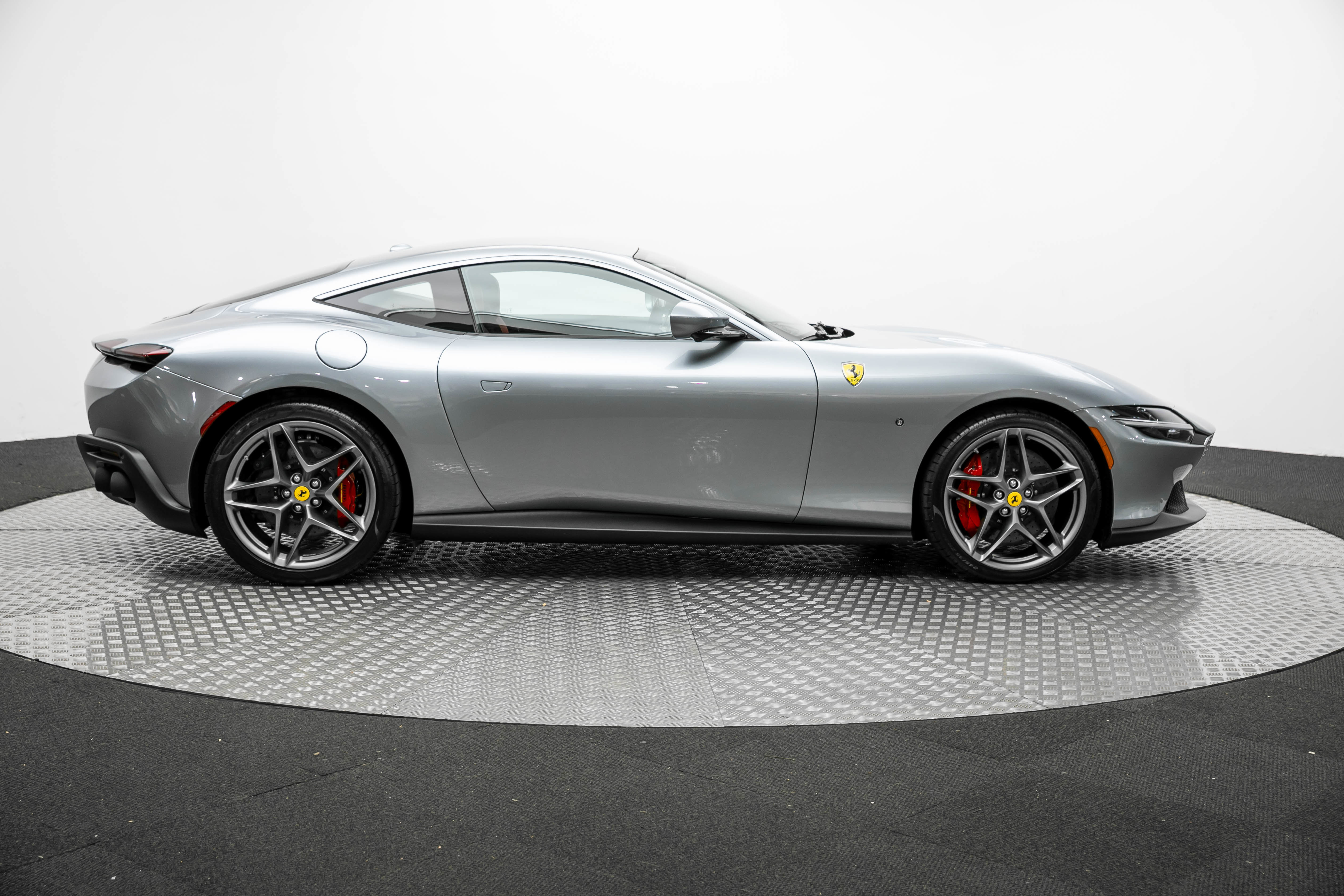 Certified 2024 Ferrari Roma image 9