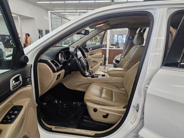 Used 2019 Jeep Grand Cherokee Limited AWD/4WD image 8