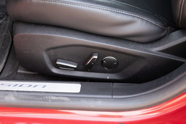 Used 2020 Ford Fusion Energi Titanium FWD image 14