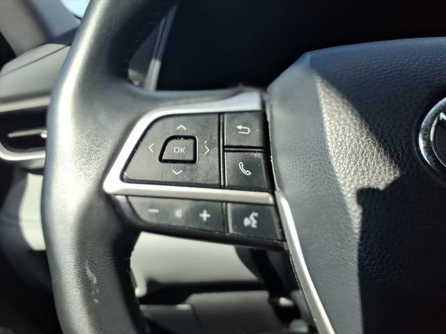 Used 2024 Toyota Highlander LE image 16