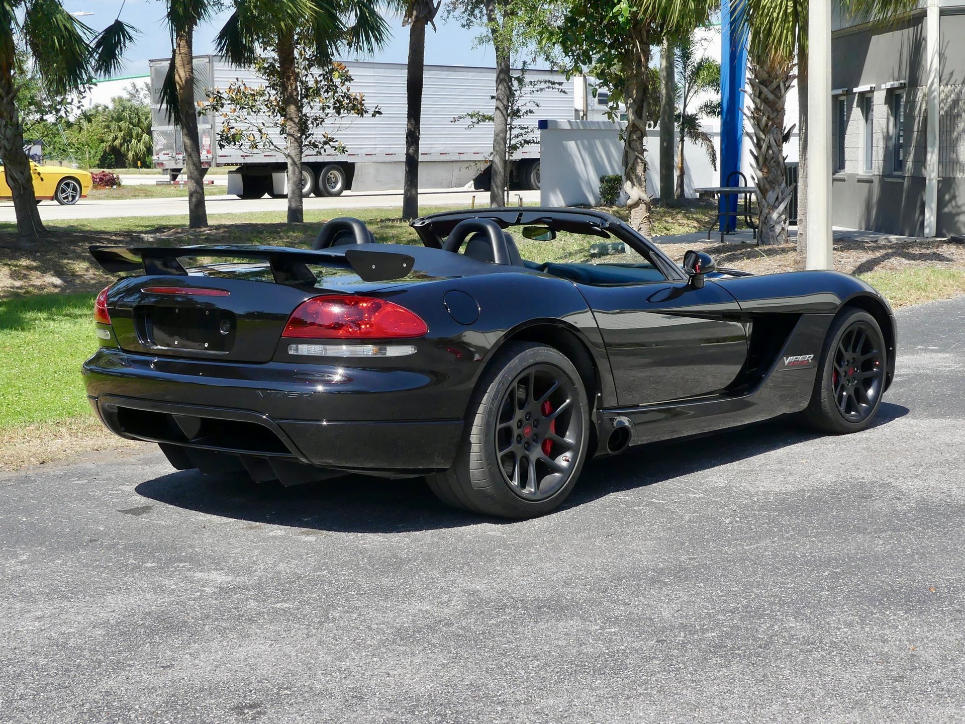 Used 2004 Dodge Viper SRT-10 image 19
