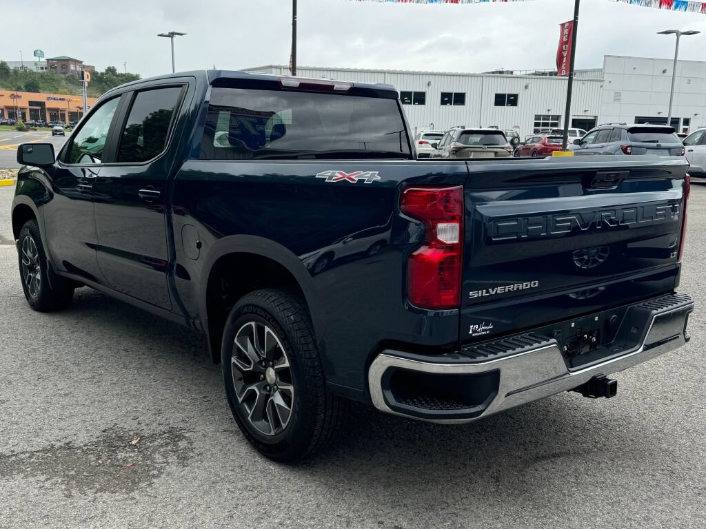 Used 2023 Chevrolet Silverado 1500 LT AWD/4WD image 5