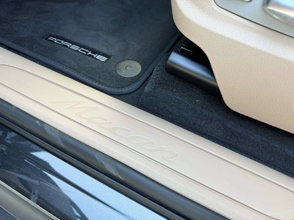 New 2026 Porsche Macan AWD/4WD image 21