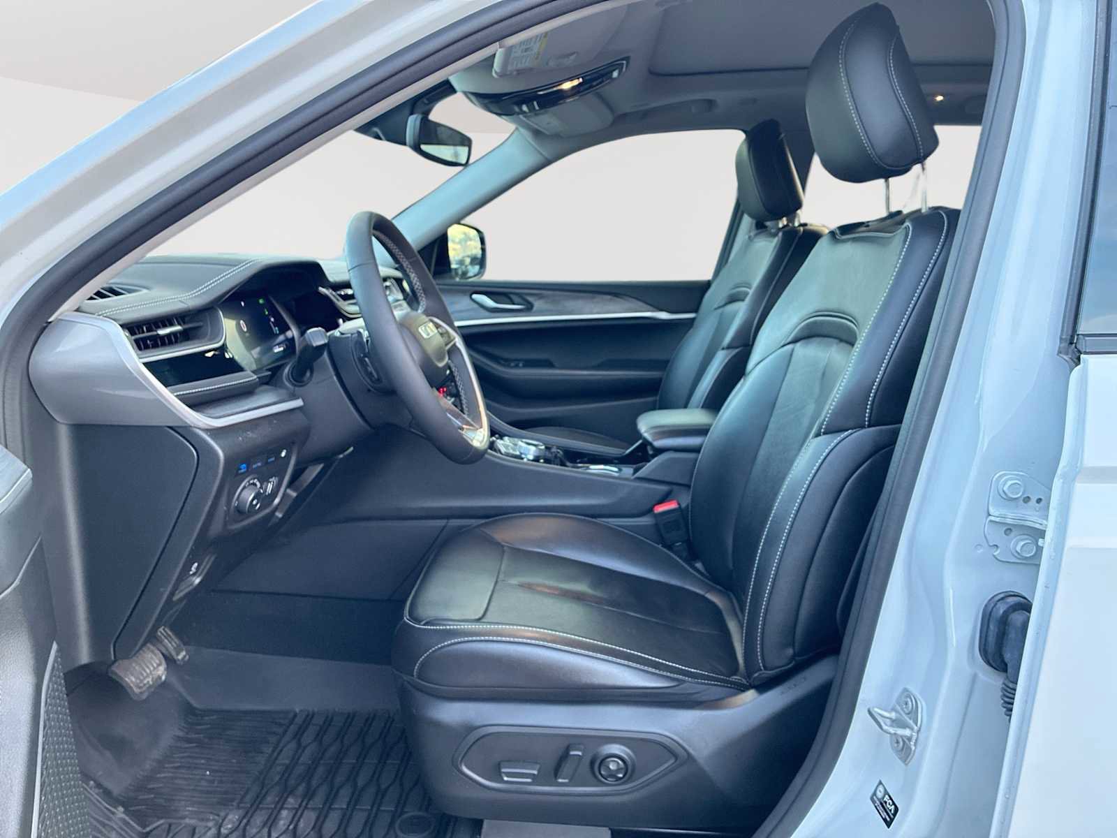 Used 2022 Jeep Grand Cherokee Limited 4xe image 20