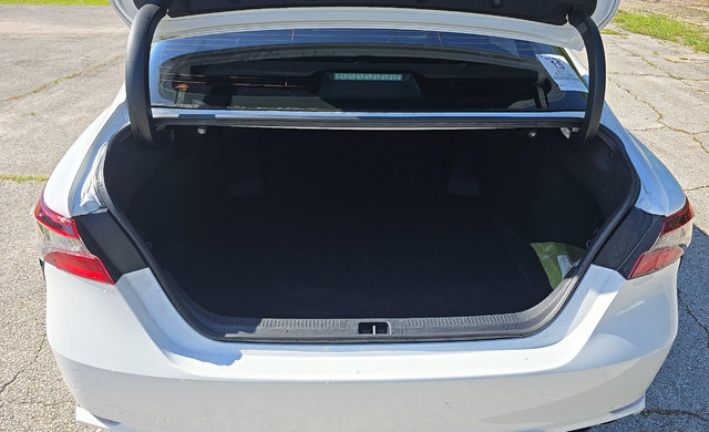 Used 2023 Toyota Camry SE FWD image 15