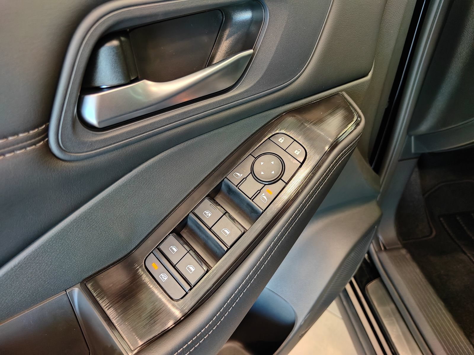 New 2026 Nissan Rogue Dark Armor AWD/4WD image 5
