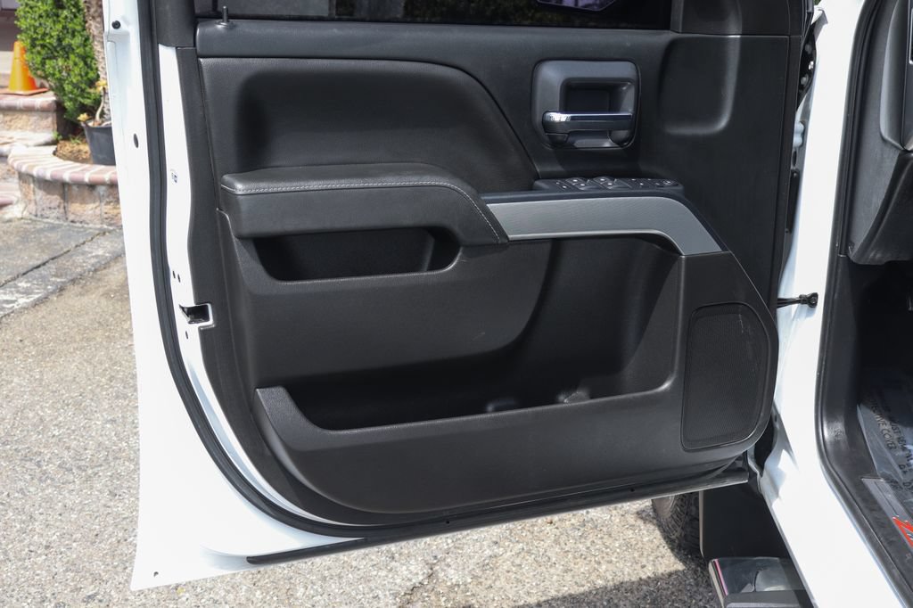 Used 2018 Chevrolet Silverado 1500 LT w/ All Star Edition AWD/4WD image 17