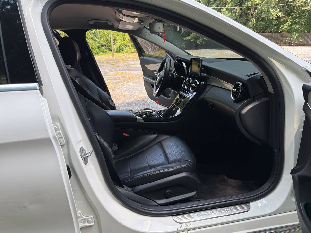 Used 2015 Mercedes-Benz C 300 Sedan image 22