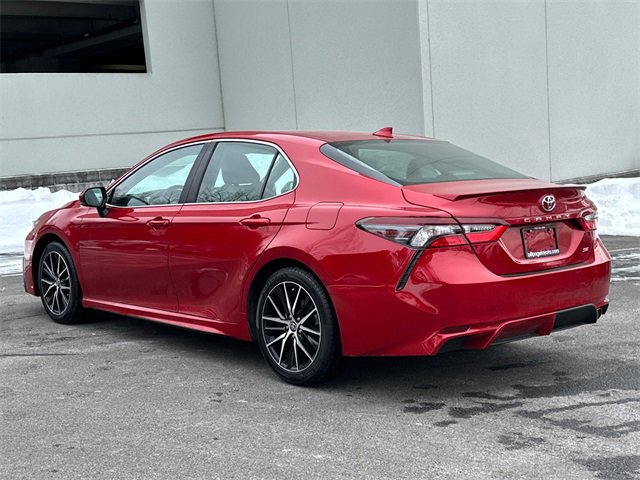 Certified 2021 Toyota Camry SE image 3