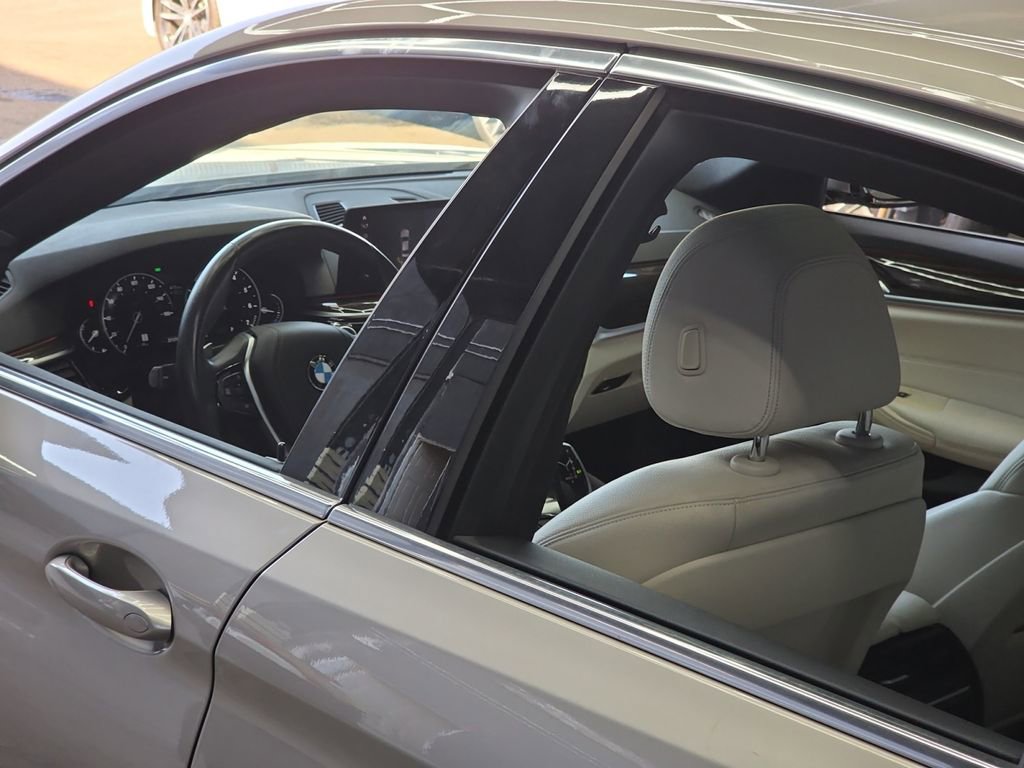 Used 2019 BMW 530i w/ Convenience Package RWD image 37