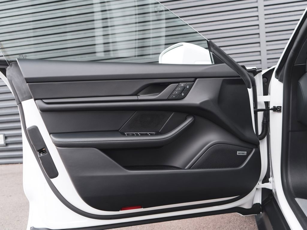 New 2026 Porsche Taycan image 26