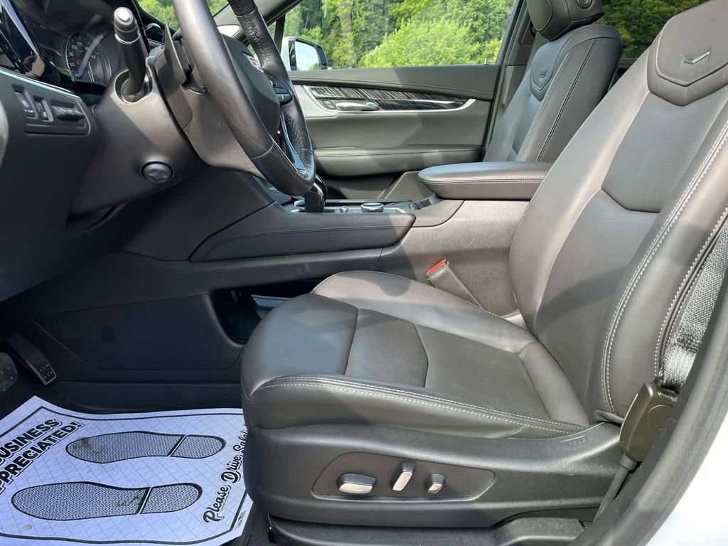 Used 2023 Cadillac XT6 Premium Luxury w/ Technology Package AWD/4WD image 30