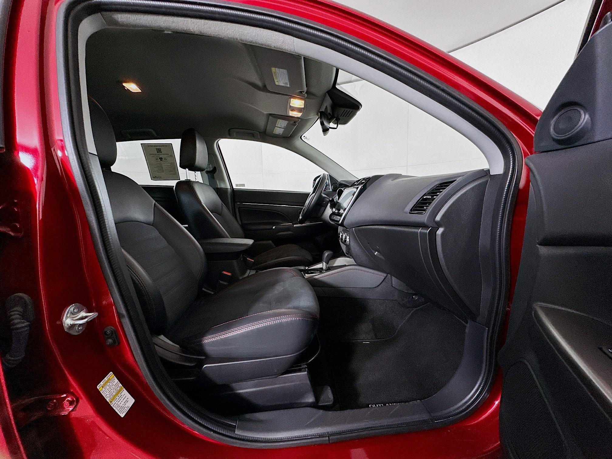 Used 2025 Mitsubishi Outlander Sport SE image 29