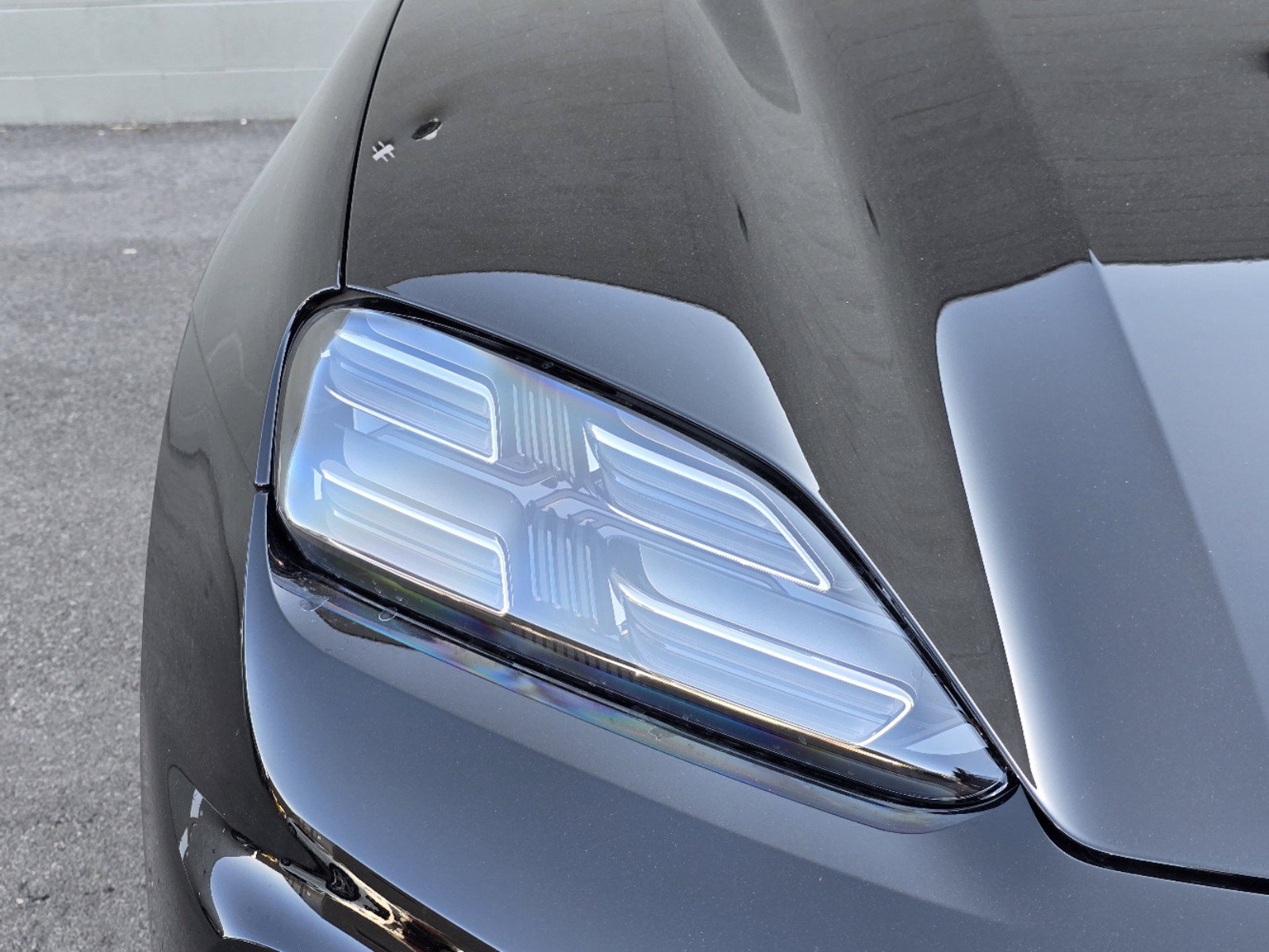 New 2025 Porsche Macan 4S Electric AWD/4WD image 11
