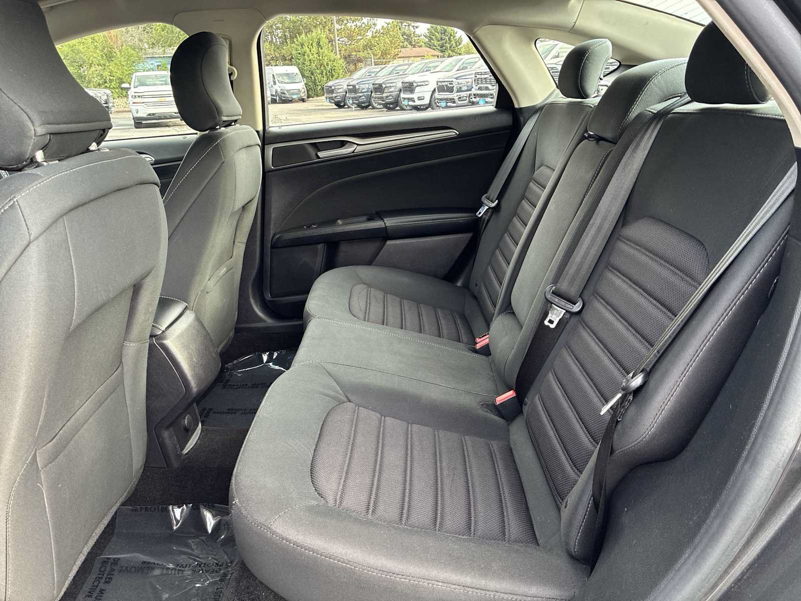 Used 2018 Ford Fusion SE FWD image 23