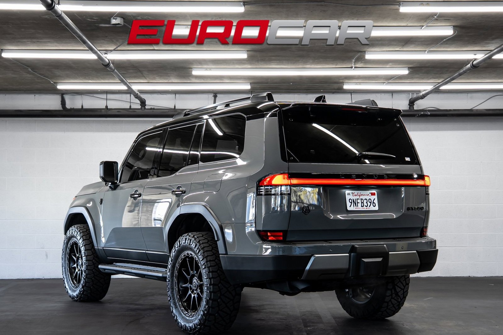 Used 2024 Lexus GX 550 image 3