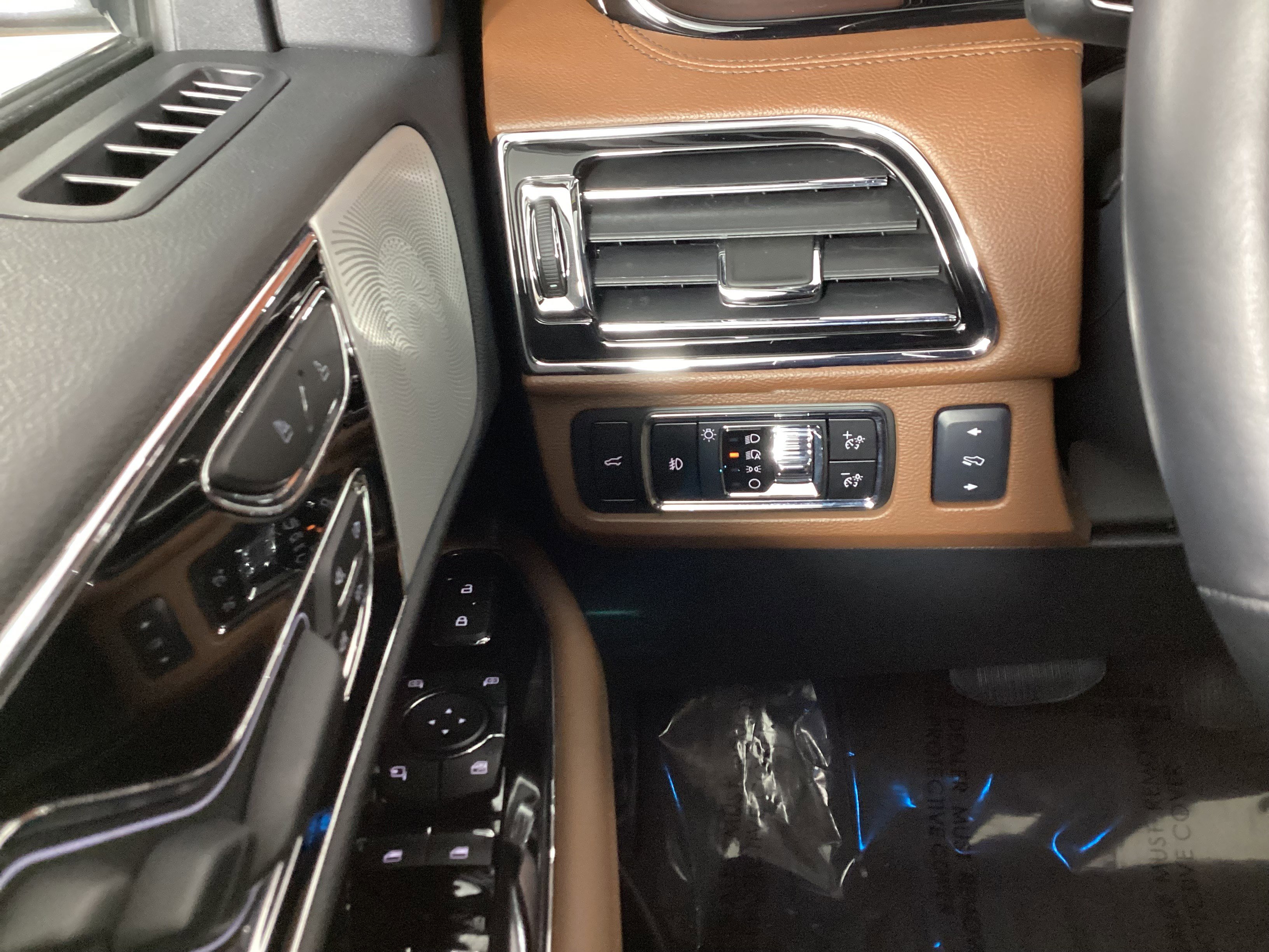 Used 2024 Lincoln Navigator Reserve image 23