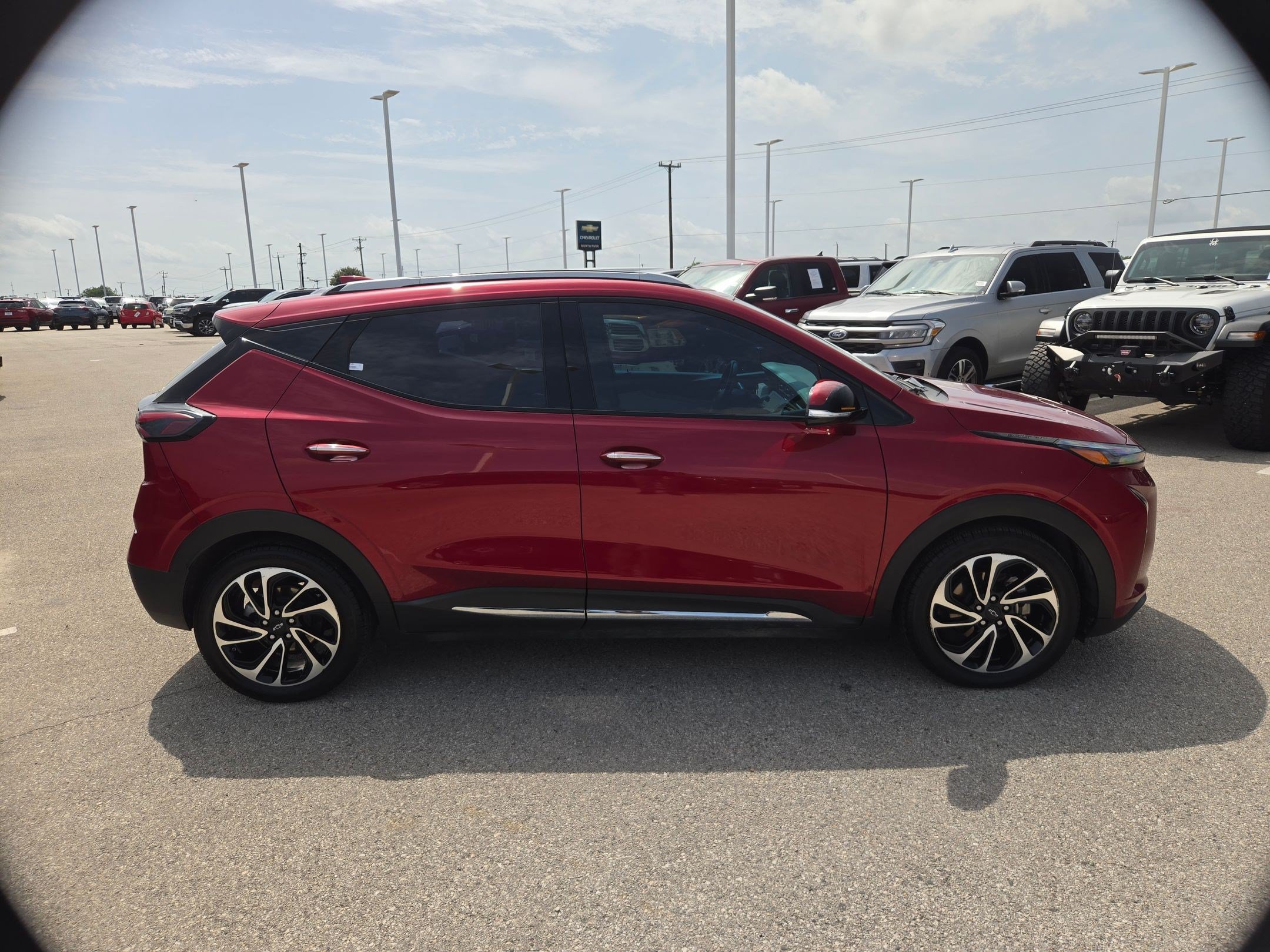 Used 2022 Chevrolet Bolt EUV Premier FWD image 2