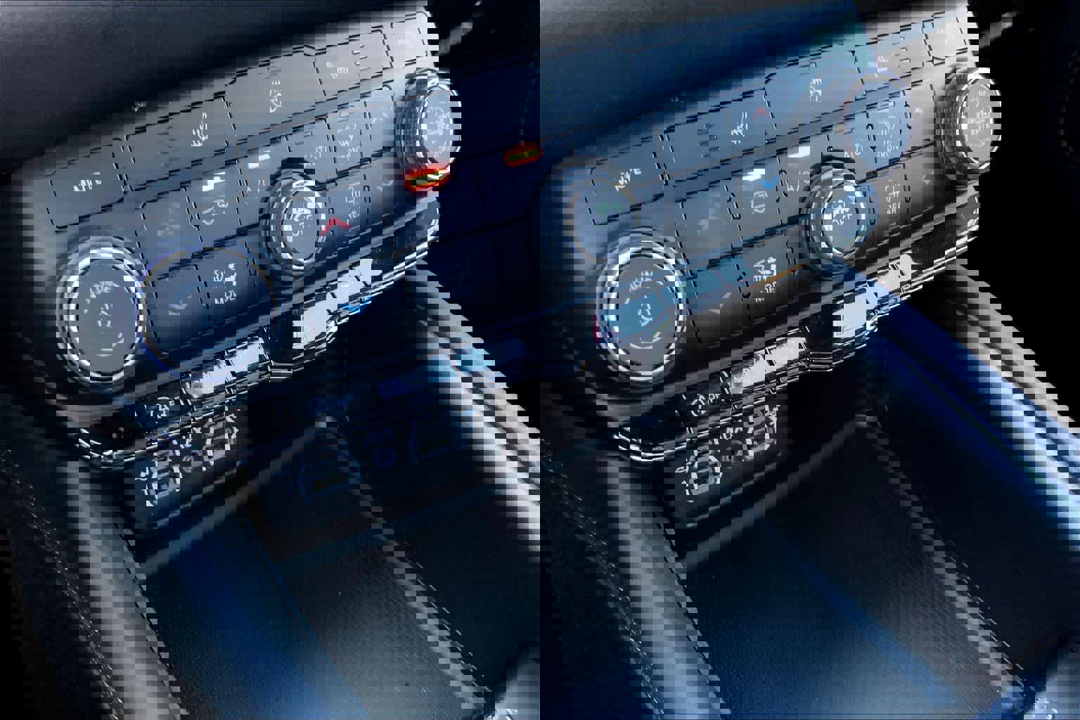 Used 2024 Dodge Durango SXT w/ 3rd Row Seating Group image 51