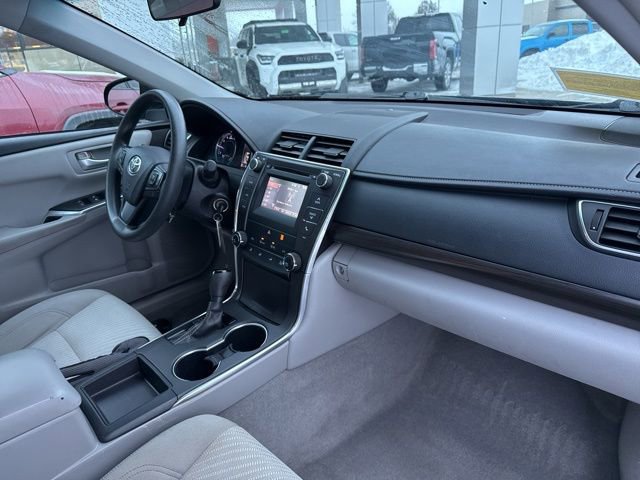 Used 2017 Toyota Camry LE image 32