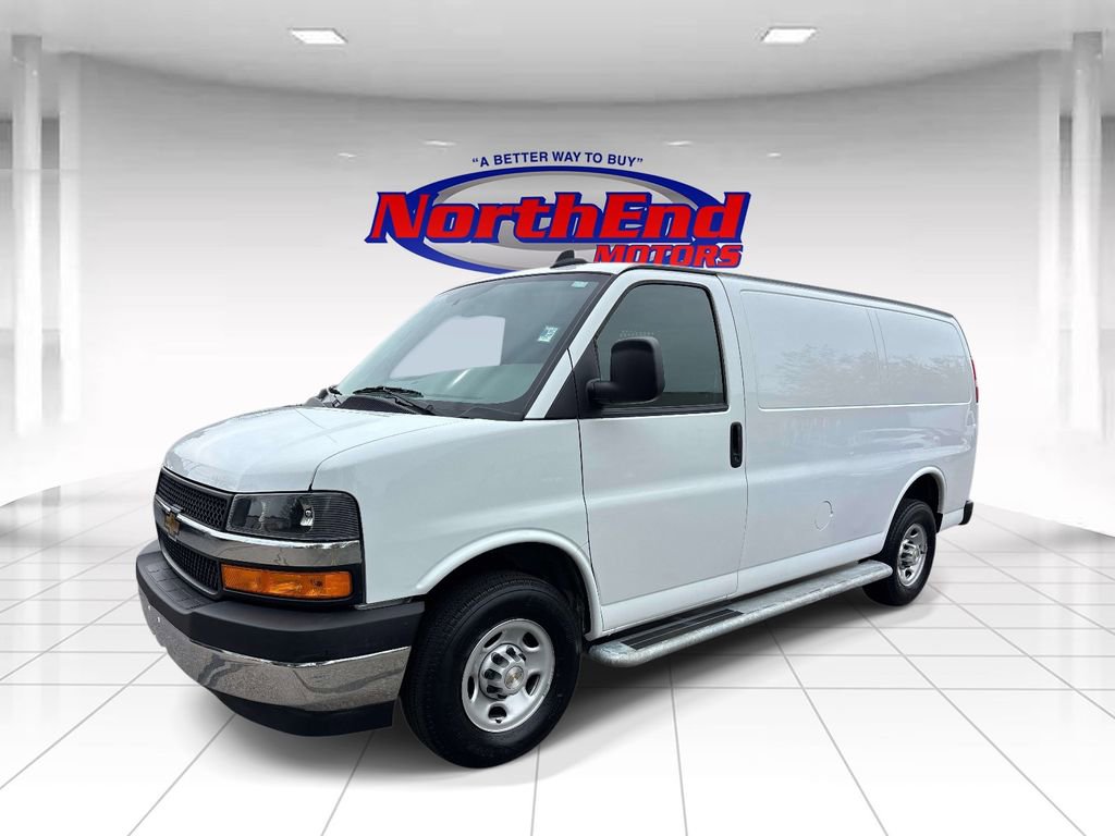 Used 2024 Chevrolet Express 2500 w/ Driver Convenience Package RWD image 6