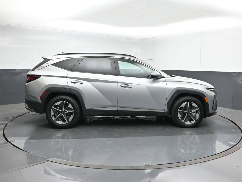 Used 2025 Hyundai Tucson SEL FWD image 6