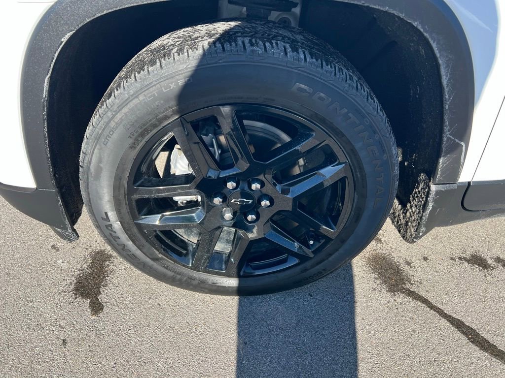 Used 2021 Chevrolet Traverse LT w/ LPO, Blackout Package image 13