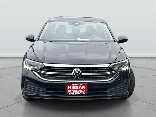 Used 2024 Volkswagen Jetta SE image 2