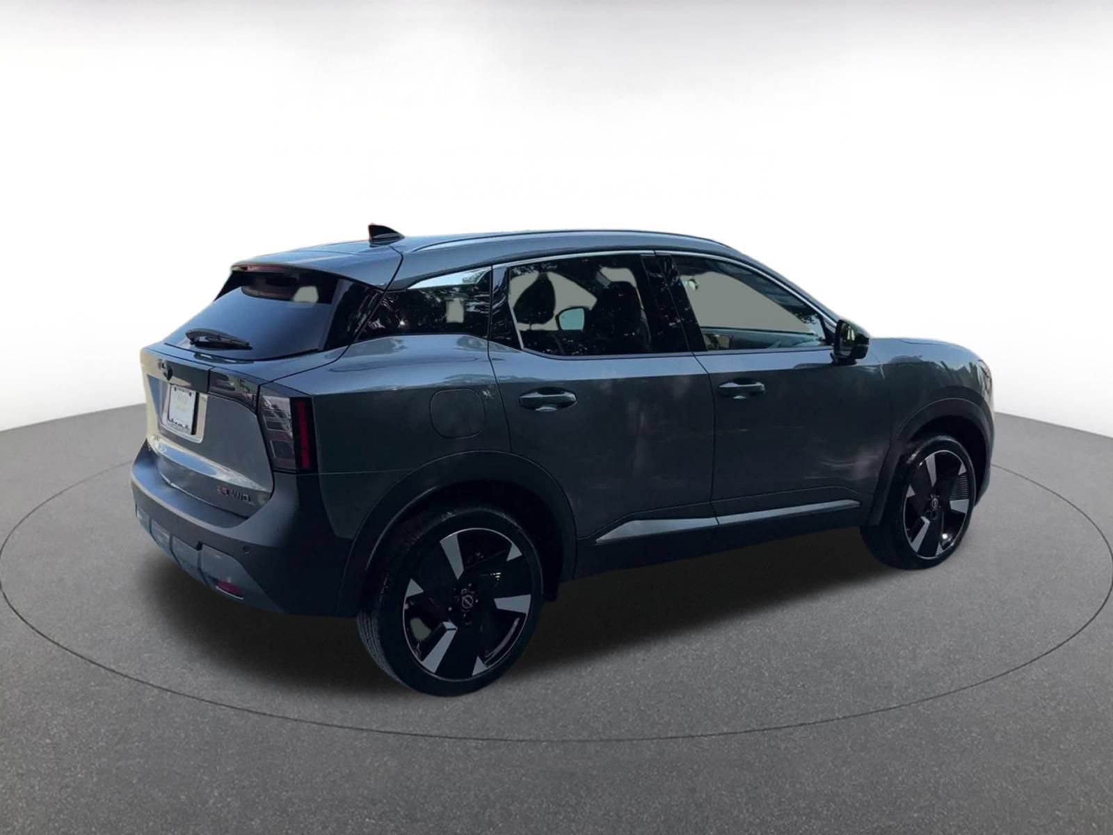 Used 2026 Nissan Kicks SR AWD/4WD image 14