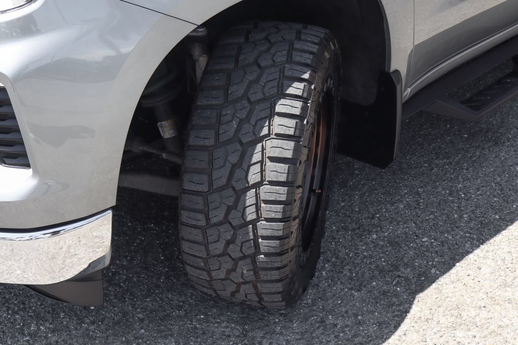 Used 2024 Chevrolet Silverado 1500 LT RWD image 48