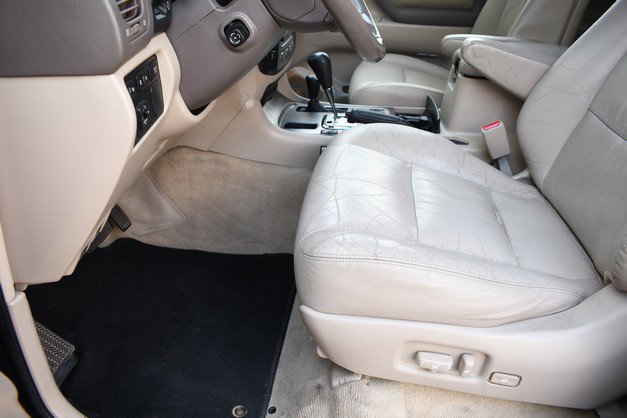 Used 2005 Toyota Land Cruiser AWD/4WD image 15
