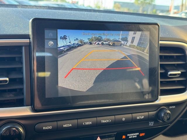 Used 2025 Hyundai Venue SE image 18