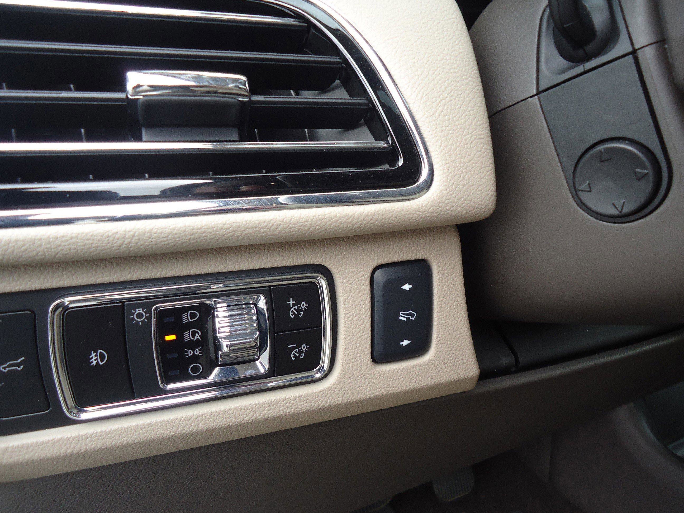 Certified 2024 Lincoln Navigator Reserve AWD/4WD image 14