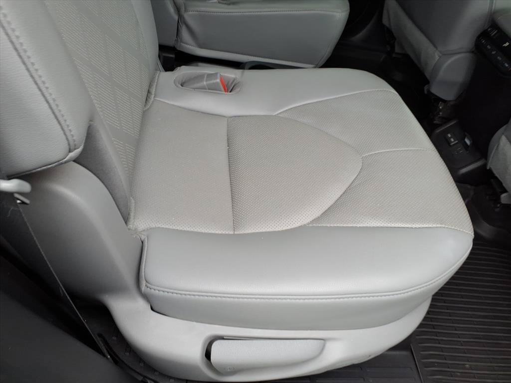 Used 2023 Toyota Highlander Platinum AWD/4WD image 20