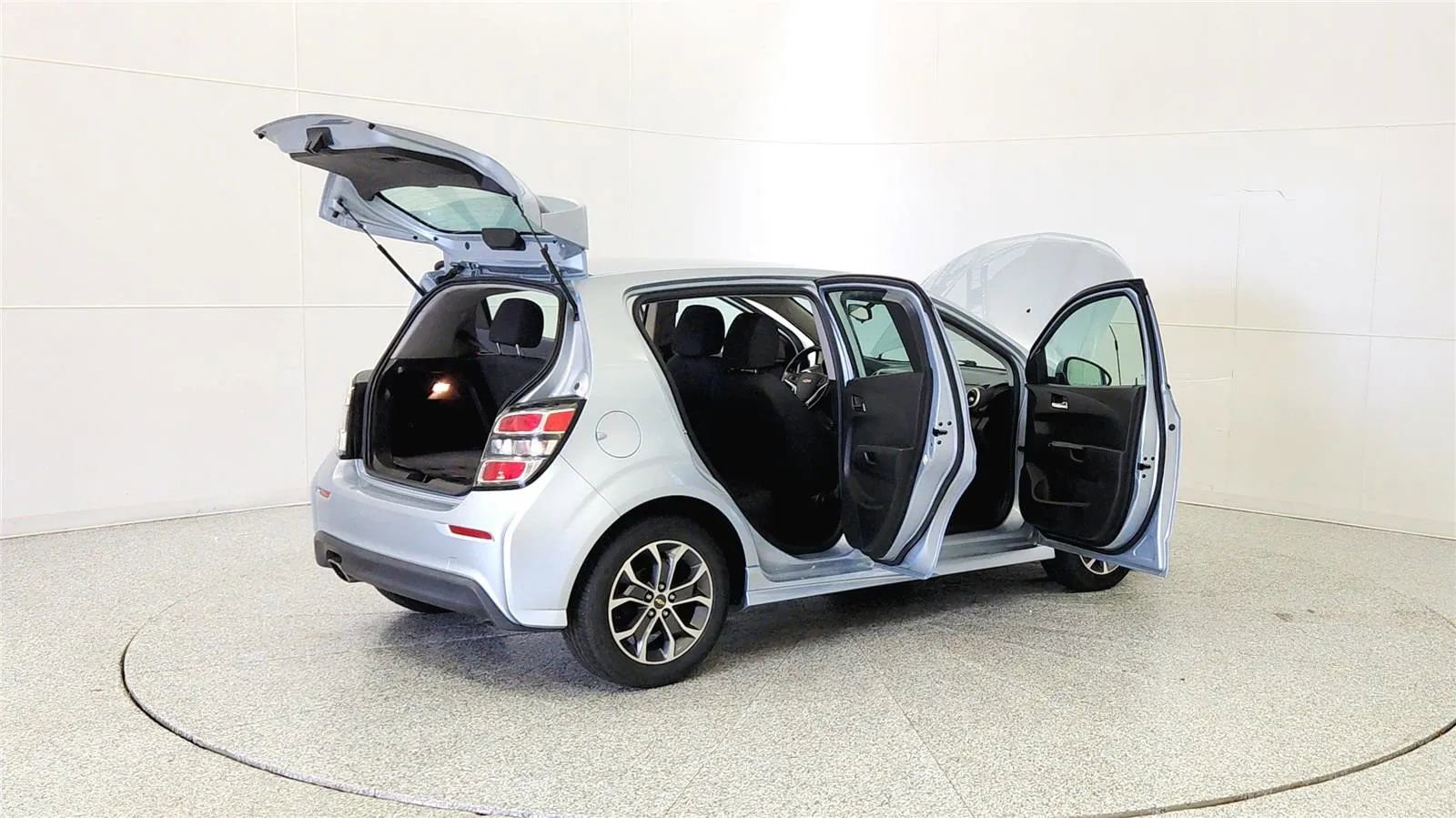 Used 2017 Chevrolet Sonic LT w/ Convenience Package FWD image 12