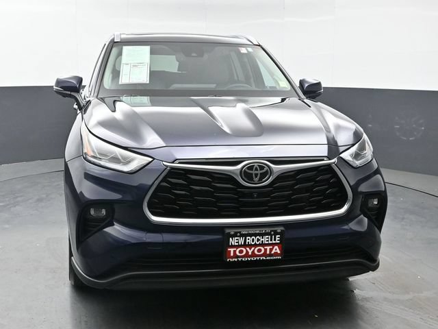 Certified 2024 Toyota Highlander Limited AWD/4WD image 9