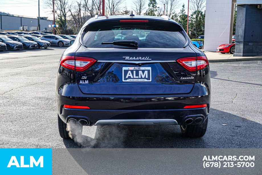 Used 2018 Maserati Levante GranLusso image 11