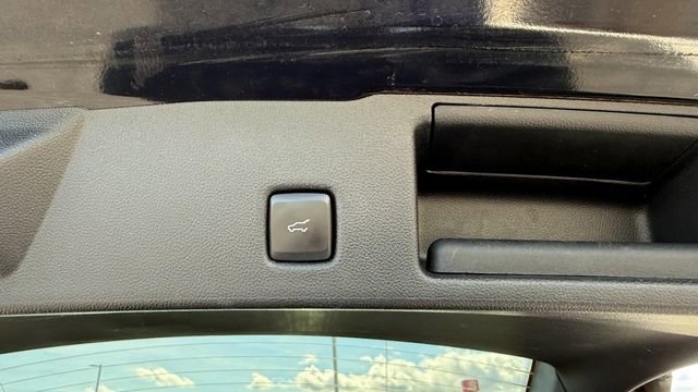 Used 2021 Ford Escape Titanium image 14