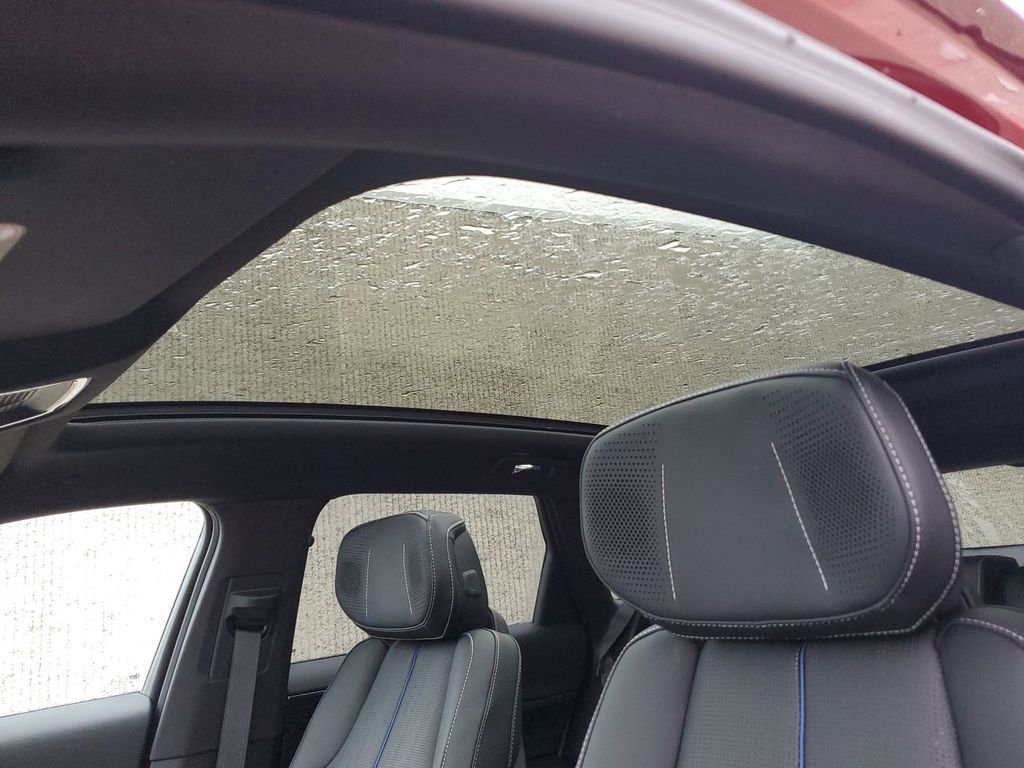 New 2025 Cadillac Lyriq Sport image 19