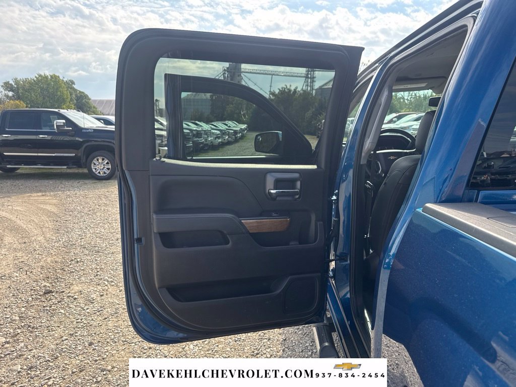 Used 2018 Chevrolet Silverado 1500 LTZ w/ LTZ Plus Package AWD/4WD image 38