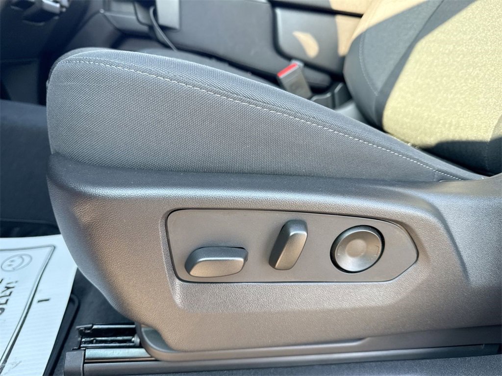 Used 2022 Chevrolet Silverado 1500 Custom image 12