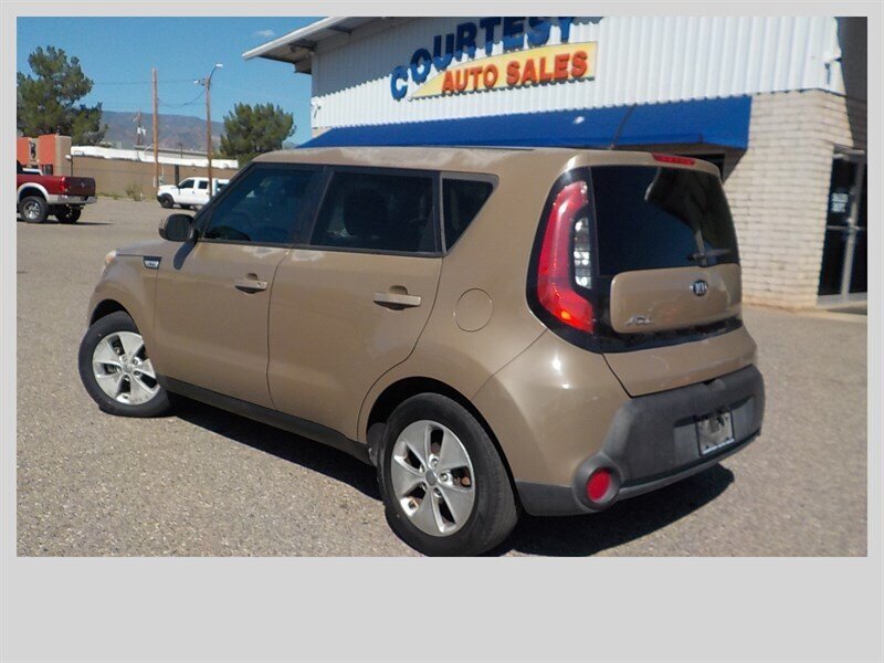Used 2015 Kia Soul FWD image 5