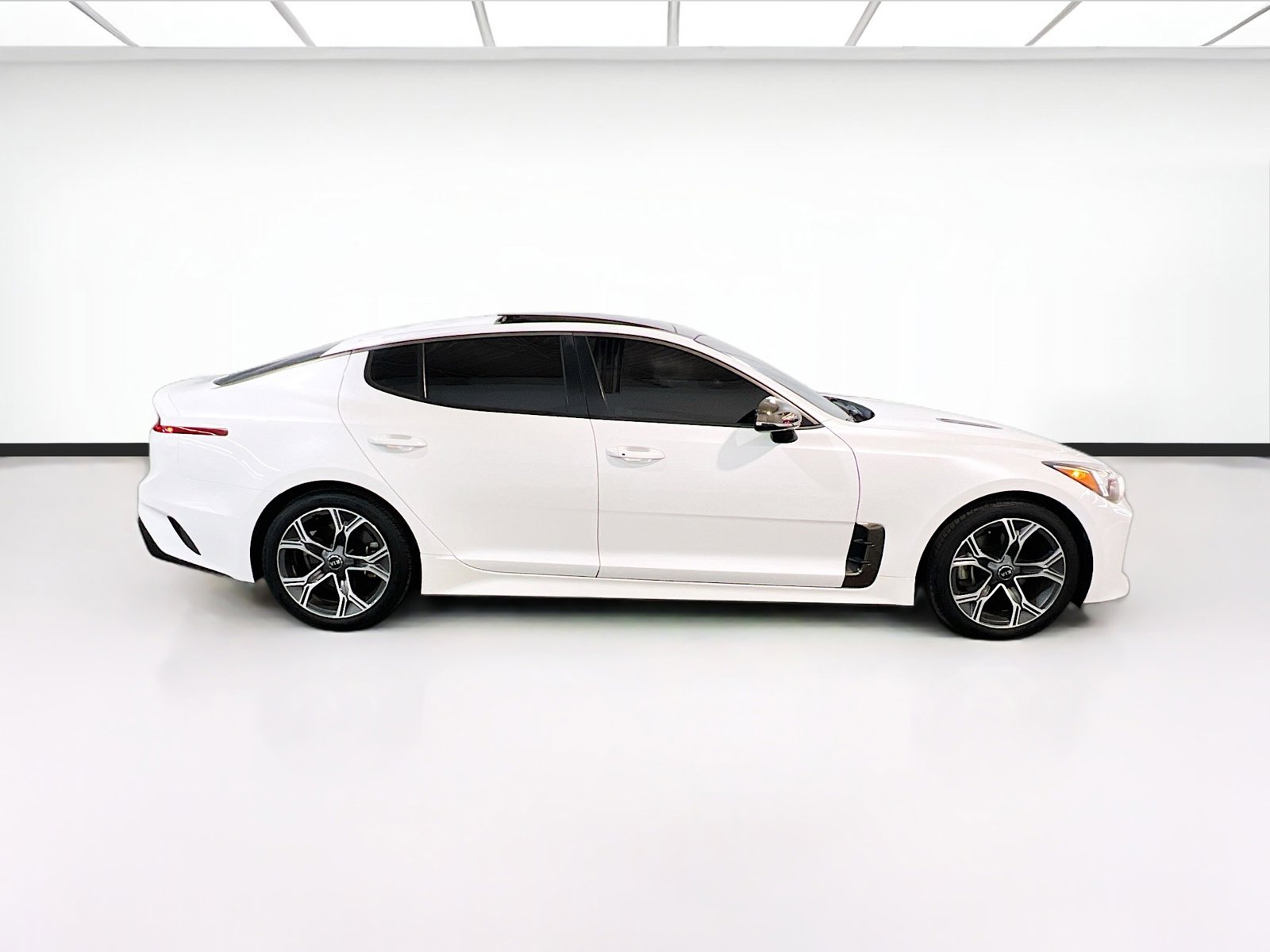 Used 2020 Kia Stinger GT-Line w/ Sun & Sound Package RWD image 25