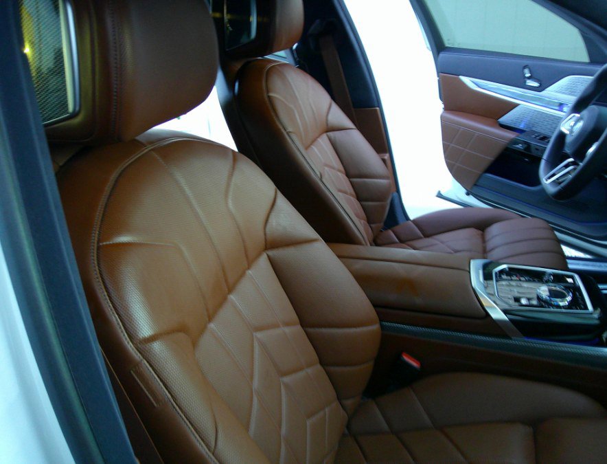 Used 2025 BMW 760i xDrive w/ Executive Package AWD/4WD image 71