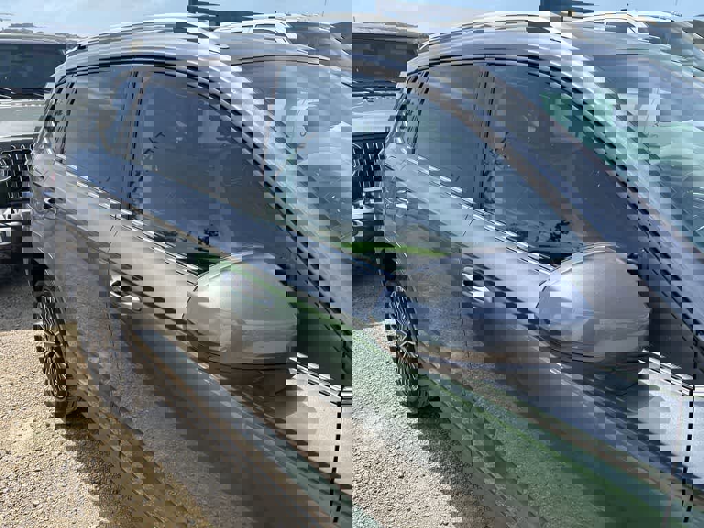 Used 2025 Volkswagen Taos SE FWD image 5