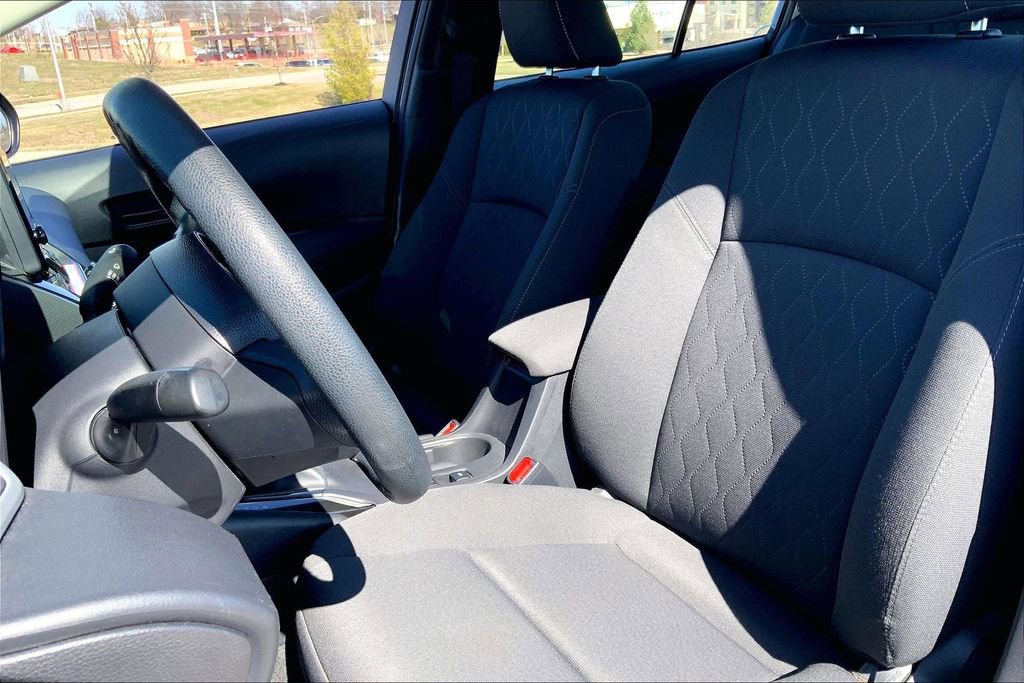 Used 2025 Toyota Corolla LE FWD image 9