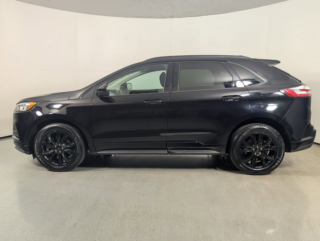 Used 2022 Ford Edge SE w/ Black Appearance Package AWD/4WD image 4